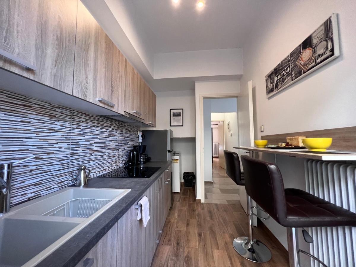 Modern & Cozy 51Sqm Apt In Thisseio Athena Bagian luar foto