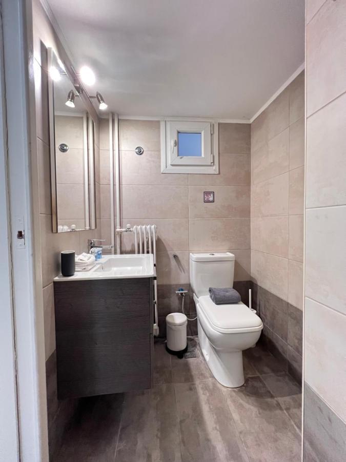 Modern & Cozy 51Sqm Apt In Thisseio Athena Bagian luar foto