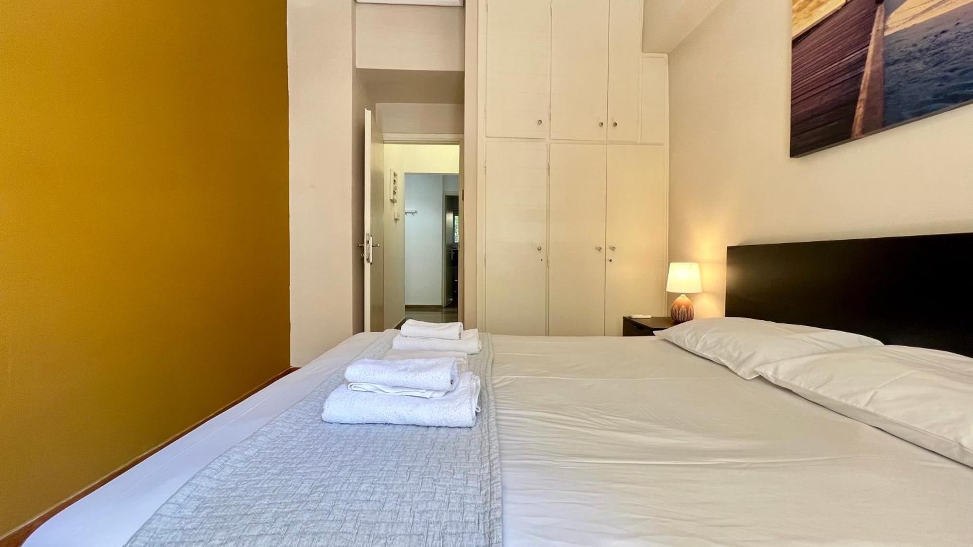 Modern & Cozy 51Sqm Apt In Thisseio Athena Bagian luar foto